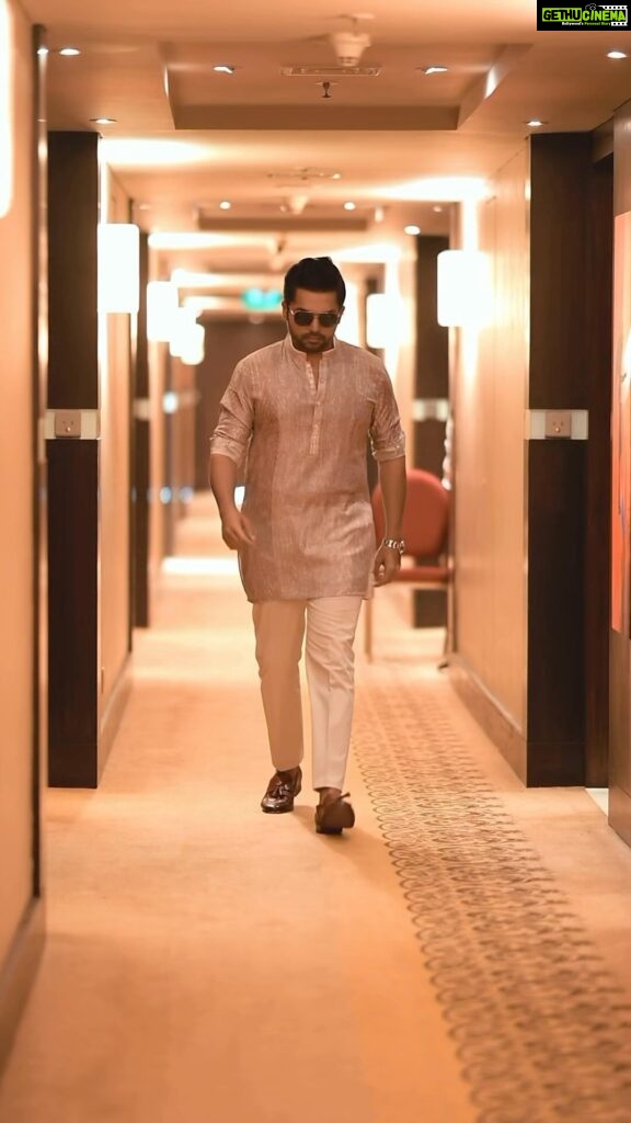 Karthi Instagram - The promotion tour comes to an end. We had a lot of fun traveling together but never expected it would turn out to be emotional too. All set for BIG DAY TOMORROW! #PS2 #PonniyinSelvan2 Styled by #poornimaramaswamy Kurtas by @rohitgandhirahulkhanna 🎥@pranavcsubash_photography Cuts - @abhishek.g_a