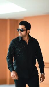 Karthi Instagram - At Hyderabad for #PS2 

#PonniyinSelvan2 ;

Styled by #poornimaramaswamy;

Costume - @coax_couture 
@mohamed_idriskhan
@rishabmehta07;

Art by #MohamedNazar;

🎥@pranavcsubash_photography;

Cuts - @abhishek.g_a