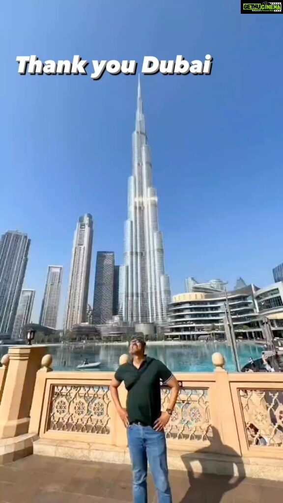 Karthik Kumar Instagram - Thanks to every international Organizer of #Aansplaining : this time it was Dubai & @hobnobconnect ! More international destinations coming up for 2023 tour of #Aansplaining Ticket link in bio.
