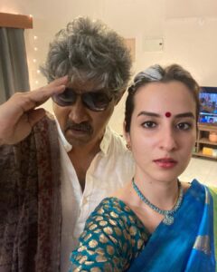 Karthik Kumar Instagram - 2022 wrap! Travelled lots. Aansplaining. Super Senior Heroes. Family. Friends. Evam. ❤️