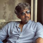 Karthik Kumar Instagram - Writing is my favourite space. I write as I think / feel / wish… I am at my happiest now as I am deep writing my script. I wish you my kind of happiness ❤️ Pc : my favourite beholder @amruthasrini