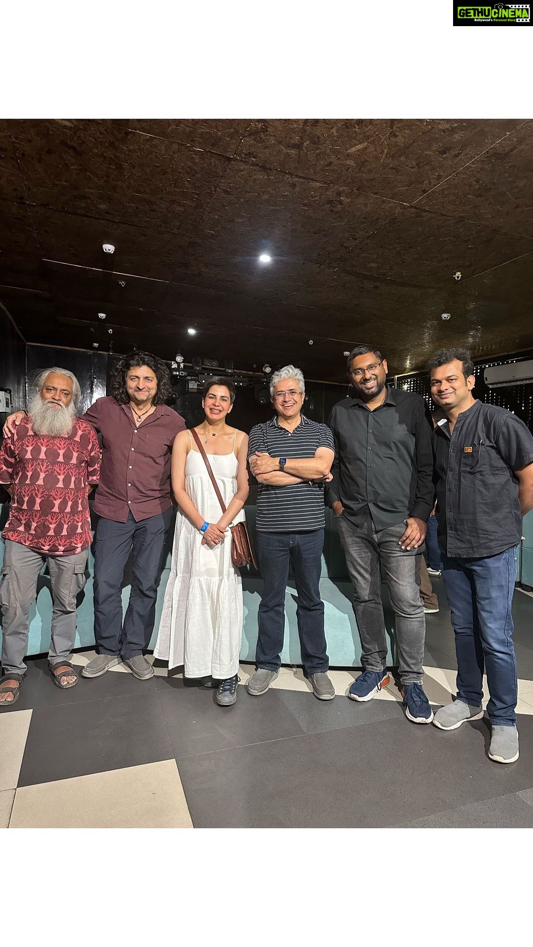 Kirti Kulhari Instagram - एक शाम @indianoceanmusic के नाम 🤍 #jaipur @stardustjaipur @imitrayan @kiran.kulhari @aryamann_marshal #anshumanndhaka ❤️