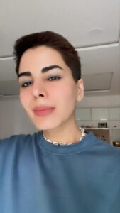 Kirti Kulhari Instagram - #newendings #newbeginnings 🤩💕🔥 Decided to do this a month back and here I am , having done it ❤️ I work in an industry where being a #heroine comes with its own set of restrictions and limitations . Long hair or atleast shoulder length hair 🤪 is an unsaid mandate. Here I am , almost 15 years later, in the industry, #doingmything . I have no time to not do what I want to do… and each time I have done something which is not #thenorm , I have felt empowered and nothing short of it . Here I am , making another such choice and living my life #myway 🙏 Thank u #avni @happyinthehead for always being my #partnerincrime 🤗❤️ only love for u .. P.S - no it’s for not any role. It’s FOR ME.. 🥰