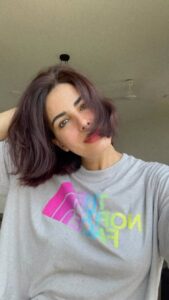 Kirti Kulhari Instagram - I fall in love with me a little bit more 😍

#bobcut #shorthair #experiment #keepitwild #vibes #lovemyhair #onelife #gowild #gocrazy