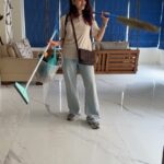 Kirti Kulhari Instagram - #newendings #newbeginnings ❤️ This house was super special for so many reasons.. it’s the most beautiful house I have ever lived in… it was simple and beautiful 💕 And leaving anything beautiful is not easy but that’s what life is about … #lookingahead #movingon and #trustinglife with its plans for you.. I believe everything and everyone has a #shelflife and you can truly enjoy it all if u know this truth and the courage to #letgo when it’s time … #lettinggo has become the easiest for me because I believe it’s all happening for a reason. A reason I may not see now , a reason I may not believe in now but “ It all happens for a reason, a GOOD reason “. Thank u #vipulshah and @shefalishahofficial for this #blessing . P.S - the house is their ex-house . Their first house together ❤️