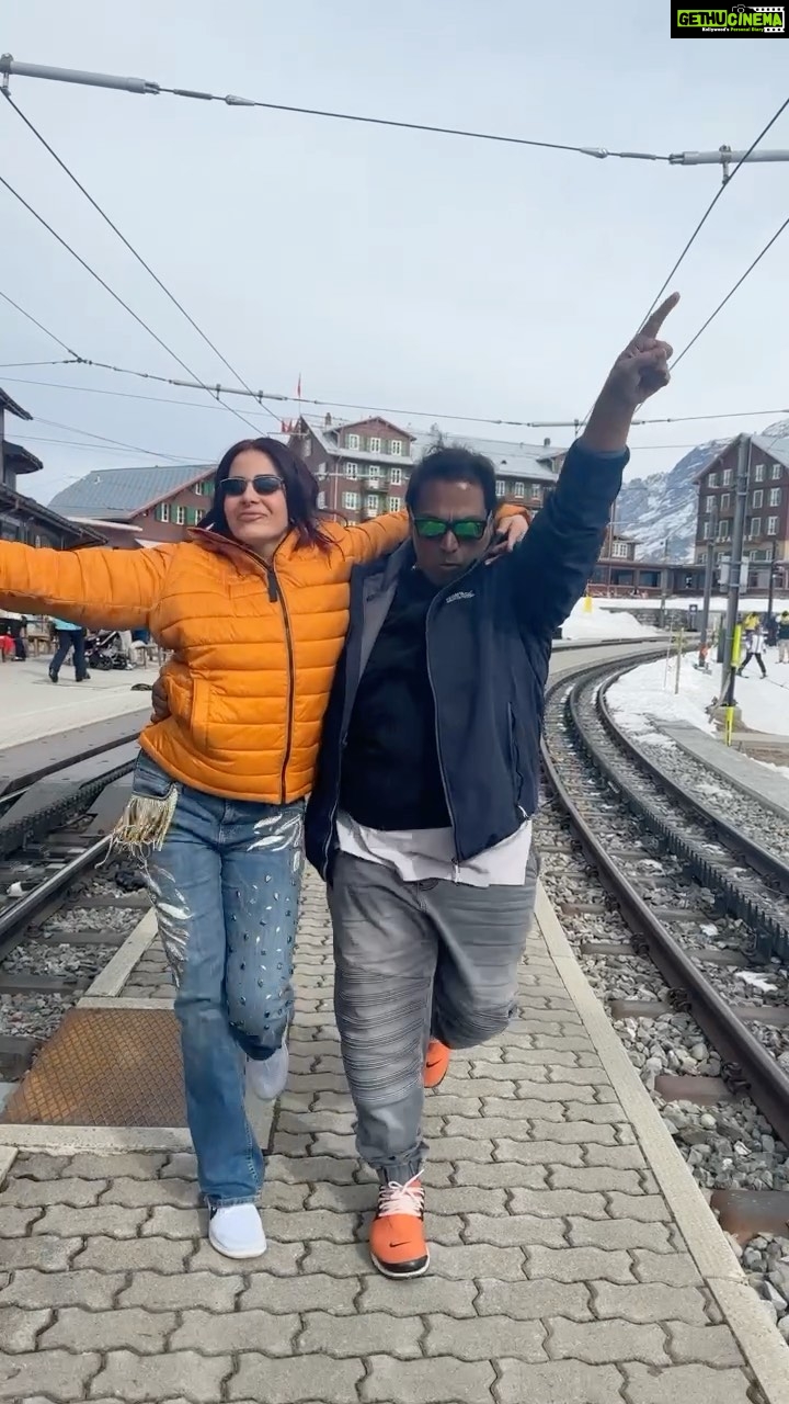 Kirti Kulhari Instagram - Wishing happy holi to all stay safe … Ice holi in Switzerland.. ❄️