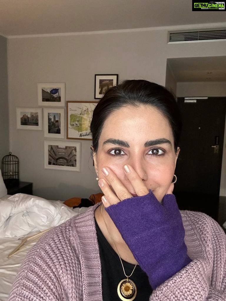 Kirti Kulhari Instagram - Day 3 @berlinale #EFM #berlin 🌬️🌀
