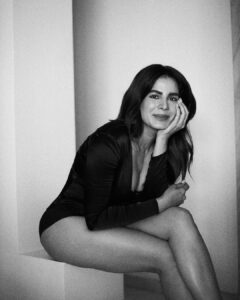 Kirti Kulhari Instagram - Love for #B&W ❤️

The Team :-
Styling @radhikamehra 
Assisted by @foram_kubadia 
HMU @nidhiagarwalmua 
📸 @frontrowgypsy