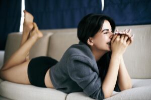 Kirti Kulhari Instagram - There’s always something to laugh about ❤️ 
FIND that SOMETHING 🤓

The Team :-
Styling @radhikamehra 
Assisted by @foram_kubadia 
HMU @nidhiagarwalmua 
📸 @frontrowgypsy