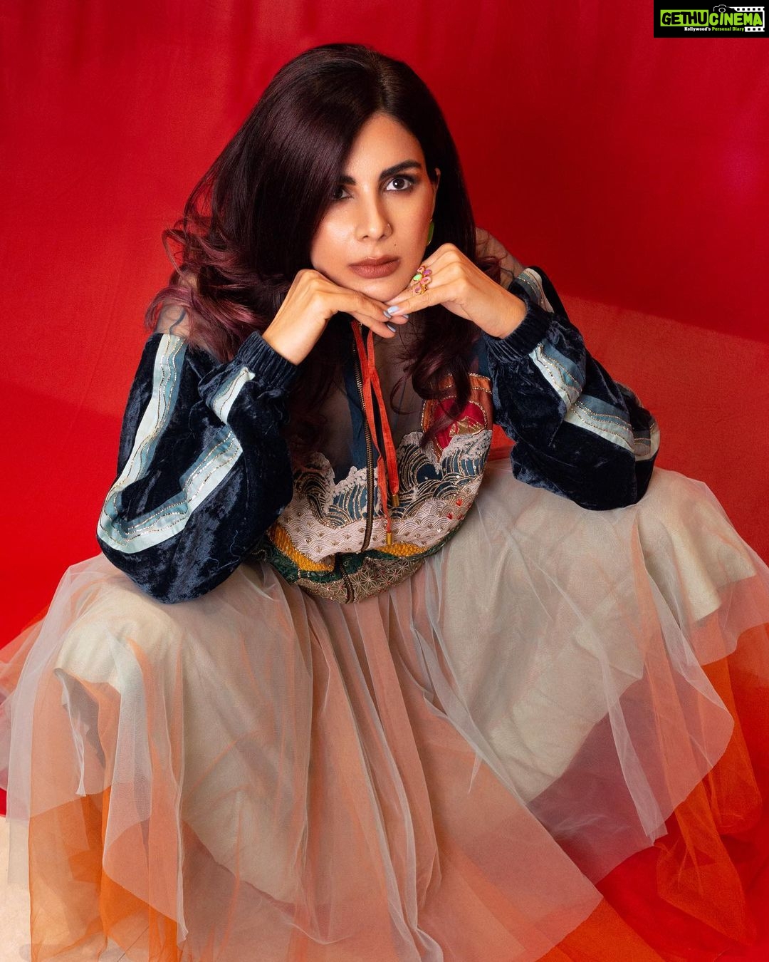 Kirti Kulhari Instagram - Chameli in Paris 🤪😍🥰 For @gqindia Wearing: @jajaabor2017 Earrings: @voycejewellery Ring: @aditi_bhatt @Aquamarine Bag: @charleskeithofficial Shoes: @aldo_shoes Makeup & Hair: @nidhiagarwalmua Make-up & Hair Assisted: @remtygarg_makeupartistry Photography: @navindhyaniphoto Styling: @shivangiishrivastav @tryambakam_shivangishrivastava Styling Team: @tapaswini_dalai_ Pr @mulberry_media Kirti’s team - @imitrayan #highfashion #editorial #fashion #thinkincolours #styleispersonal #fashionista #teamwork #ilikecrazy #thinkoutofthebox #emilyinparis