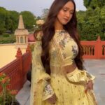 Krissann Barretto Instagram – Grateful for everything I am 
Grateful for all of you 
Grateful for the kind hairstylist who made this video 

#reels #instagram #instagood #outfit #ootd #reelsinstagram #jaipur #india #beautiful #beauty #palace #yellow