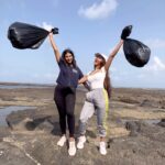 Krissann Barretto Instagram – Joining forces with @ppaindia in the fight for cleaner beaches. Honored to be a part of this impactful cleanup drive ♥️💫

#video #ngo #plants #animals #beachcleanup #clean #happy #thankyou #ınstagood #grateful #blessed