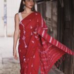 Madhurima Roy Instagram – Scouser, saree edition 🔴✨ iykyk 
x
Wearing @forsarees 
Captured by @the_little_lens 

..
#sareephotoshoot #indianwear #traditionalwear #redsaree #desiwear #portraitshoot