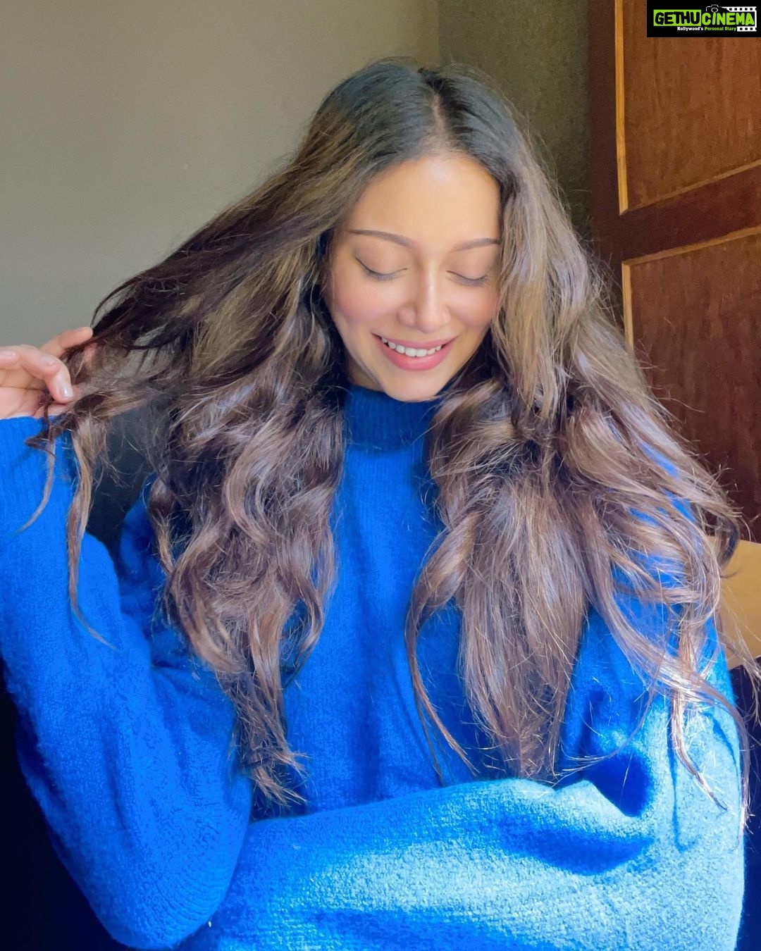 Madhurima Roy Instagram - Blue is the warmest colour. And green too 🍀☁️🙃 Conoor