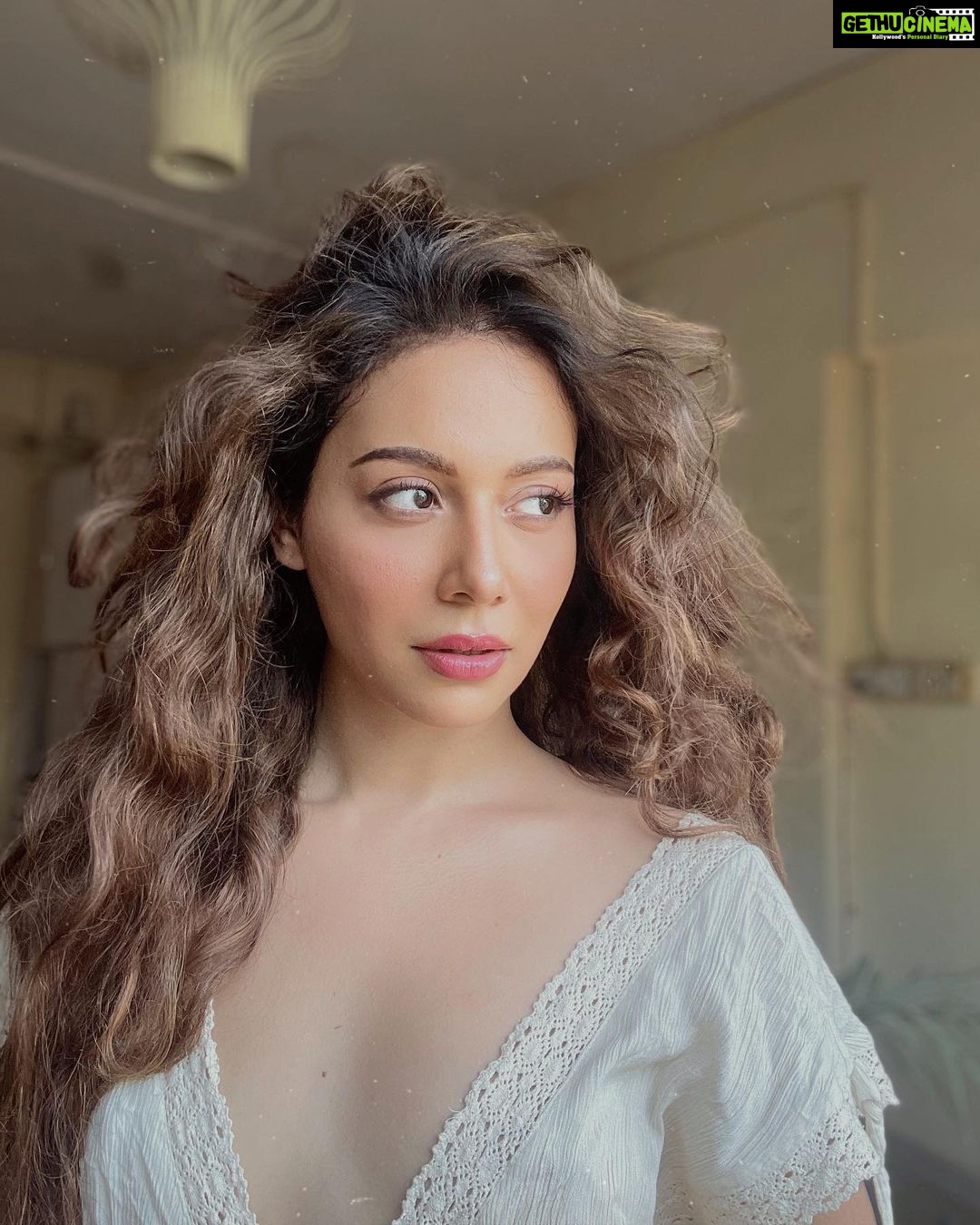 Madhurima Roy Instagram - Felt pretty, might not later 🤷🏻♀️
