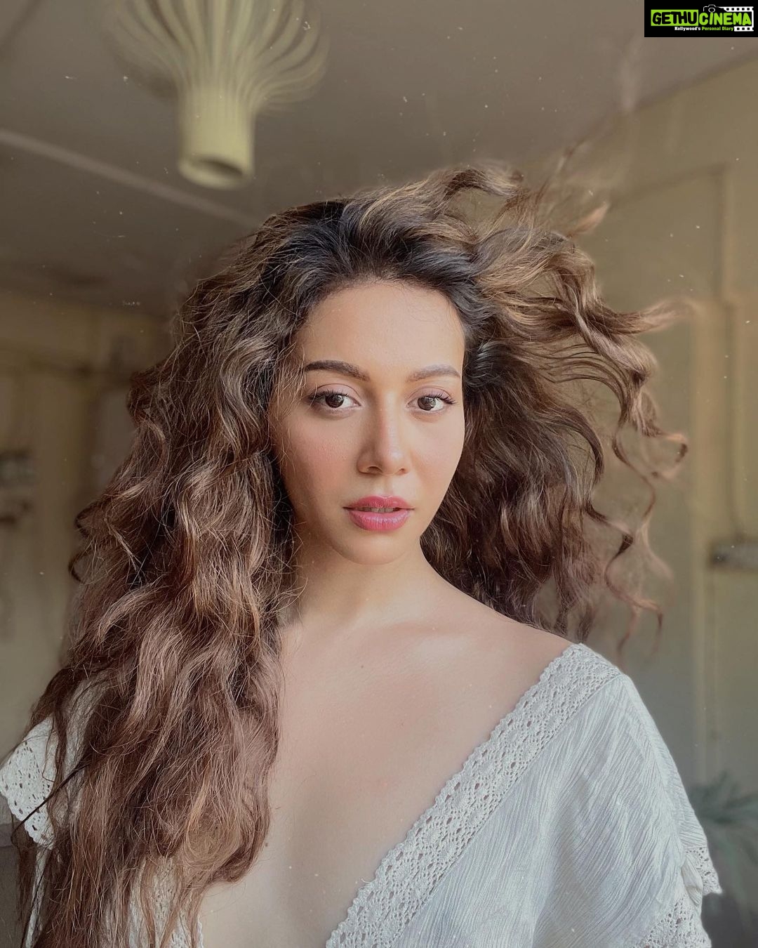 Madhurima Roy Instagram - Felt pretty, might not later 🤷🏻♀️