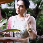 Madhurima Tuli Instagram - Just twirling 💖💖 Styled by @shailjaanand Outfit by @shraddharambhia_official Jewellery by @the_jewel_gallery HMU @raj_mukadam 🎥 @o_chhayachitrakar