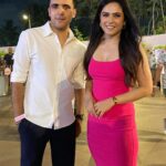 Madhurima Tuli Instagram - Making @madhurimatuli believe in magic 😉 #NamanAnandMagic #Madhurima #MentalismMagic #MindReading #MagicTricks #MentalismPerformance #Illusions #MindControl #MindGames#MindPower #PsychicEntertainment #MindBending #MindManipulation #MentalismReveal #bollywoodmagician #MindBlown #yoloturns2