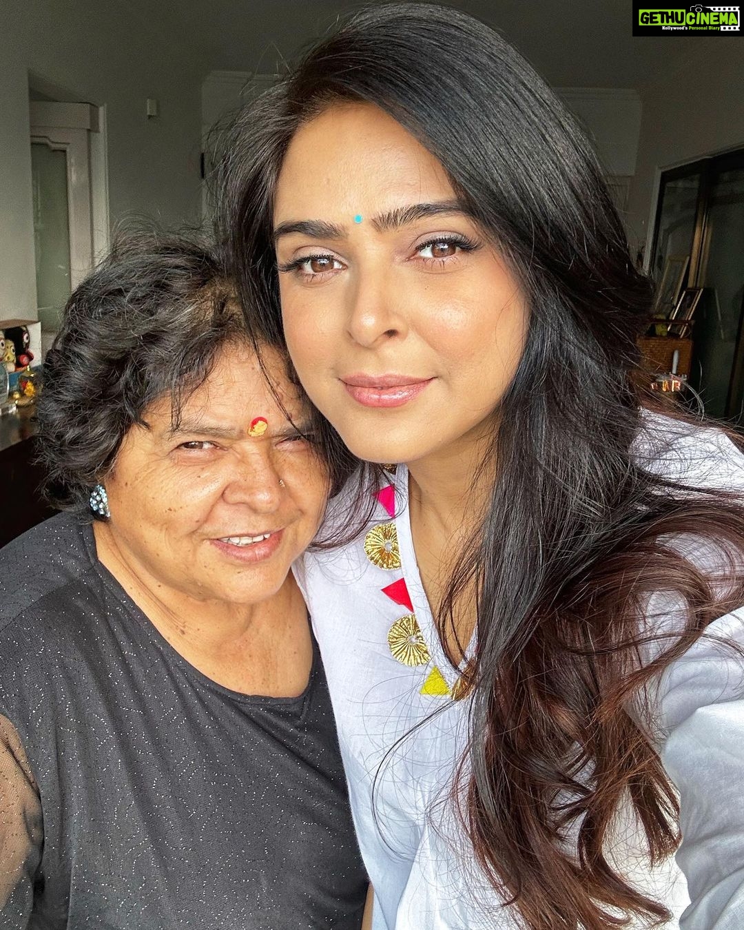 Madhurima Tuli Instagram - Happy Mothers Day my lifeline.. ♥️😘 @vijayamountaineer