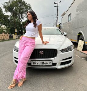 Madhurima Tuli Instagram - Manifesting 👀🥰♥️ #car #jaguar #clouds #beauty #love