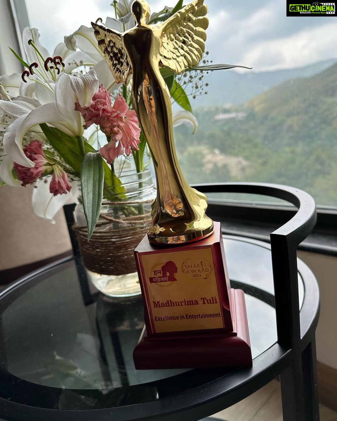 Madhurima Tuli Instagram - Truly honoured to have received the award from our honourable CM of Uttarakhand Mr. Pushkar Singh Dhami @pushkarsinghdhami.uk for EXCELLENCE IN ENTERTAINMENT. I’m all the more happy because I’m from Dehradun and I’m here for a shoot for the first time and coincidentally I got an award too. Thank you @indianews_live for the recognition. ♥️🙏🏼 #HumMahilayenUttarakhand & #ShaktiAwards organised by #IndiaNews & #newsx Dehradun , Uttarakhand