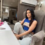 Madhurima Tuli Instagram - Some vanity diaries moments while waiting for my shot 👀♥️ #vanity #makingmemories #love #live #laugh