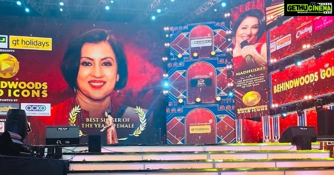 Madhushree Instagram - Enjoying the moment Few photos of #behindwoodsgoldicons awards . #shreyaghoshal #behindwoodsgoldicons #behindwoods #arrahman #silambarasan_str #alluarjun