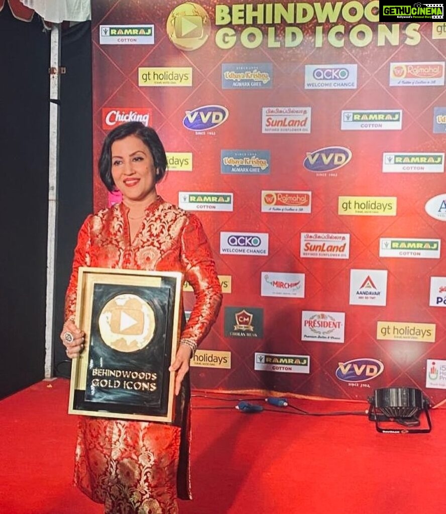 Madhushree Instagram - Thanks to #behindwoodgoldicon2023 awards for the best female playback singer for #mallipoo song .. in the presence of all the stars of southern industry #arrahman #maniratnam #strsimbu #aluuarjun #nayantara and many more #shreyaghoshal #shreyasharan #behindwoods #behindwoodsgoldicons
