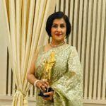 Madhushree Instagram - Thanks to #anandavikatanawards for #bestfemaleplaybacksinger of #mallipoo #song #vtk #arrahman #silambarasan #gautammenon #thinkmusic #drisharikganesh #siddhiidnani #singer #music