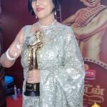 Madhushree Instagram - Soooo happy to got this #ananadavikatan #awards #mallipoo magic .. #arrahman #gautammenon #silambarasan #velsuniversity #drisharikganesh #siddhiadnani #vtk #music #songs #singers #lyrics #tamil