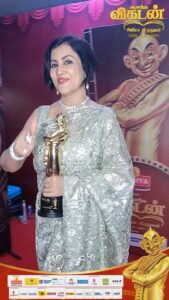 Madhushree Instagram - Soooo happy to got this #ananadavikatan #awards #mallipoo magic .. #arrahman #gautammenon #silambarasan #velsuniversity #drisharikganesh #siddhiadnani #vtk #music #songs #singers #lyrics #tamil