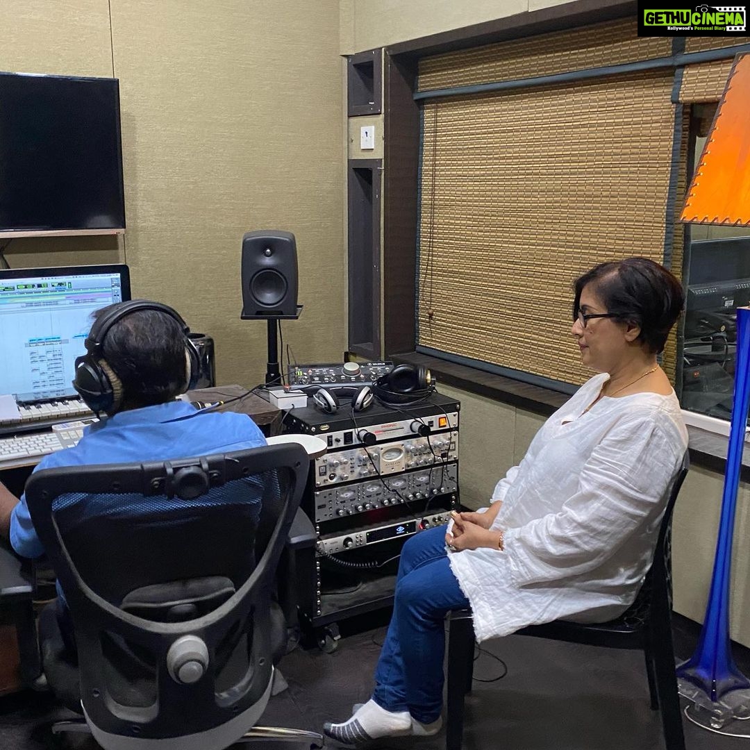 Madhushree Instagram - Remembering the song recording in the studio with #superstar #vijayantony #kalloorumpoove song . Such multitalented but very #humble person . #virupakshamovie