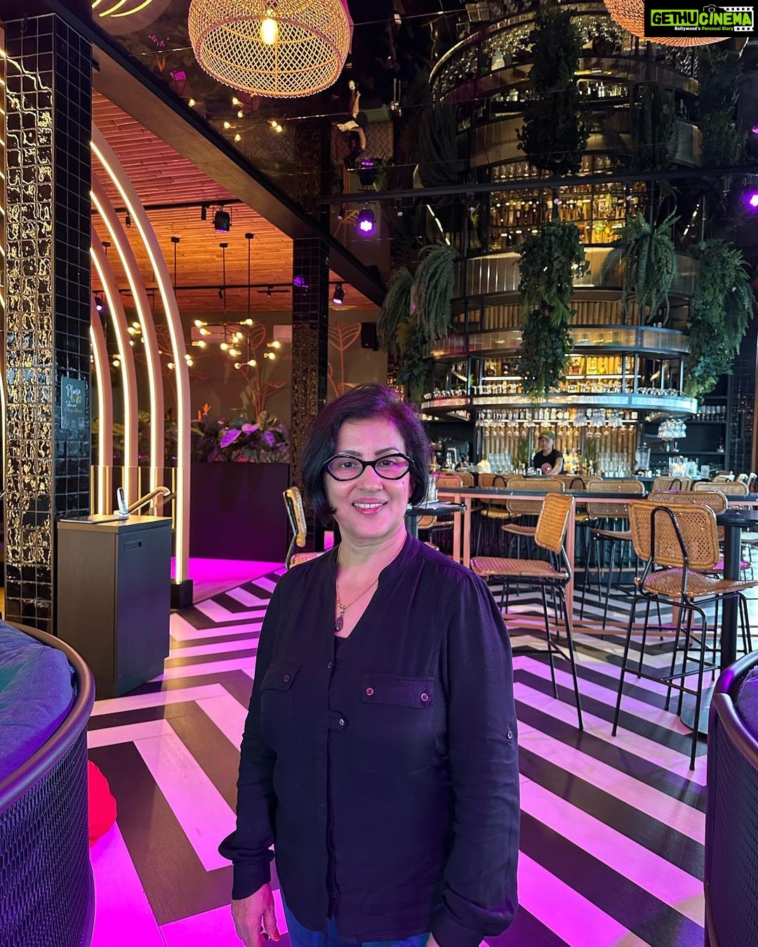 Madhushree Instagram - Enjoying the moments in #mingle , the #beautiful #resturant in Suriname . #suriname #mingle