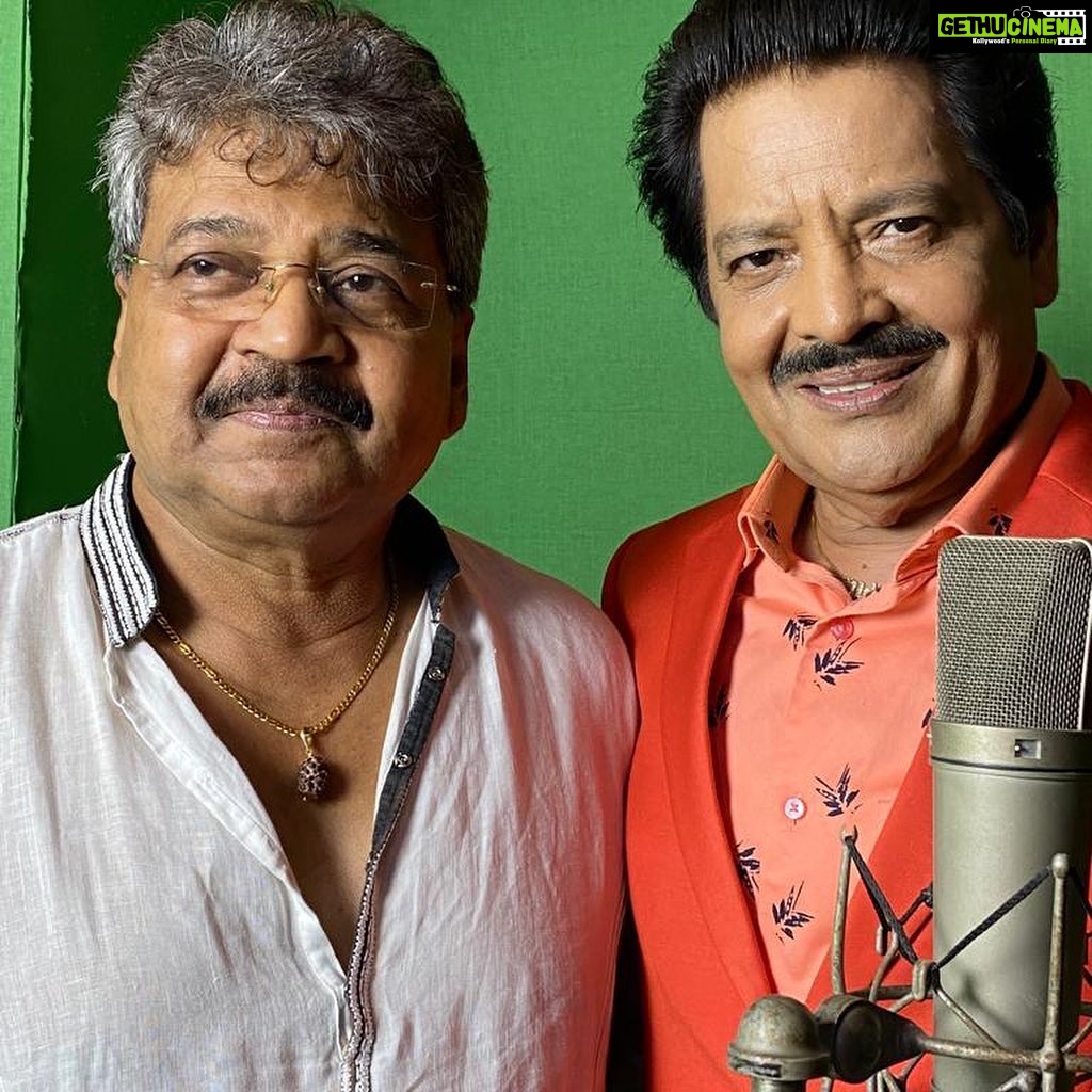 Madhushree Instagram - #great to sing with #anupjalota #bhajansamrat and #uditnarayan top #bollywood #playbacksinger ..and upcoming singer #anubhavsuman . beautiful #track #music by #robbybadal . #suriname