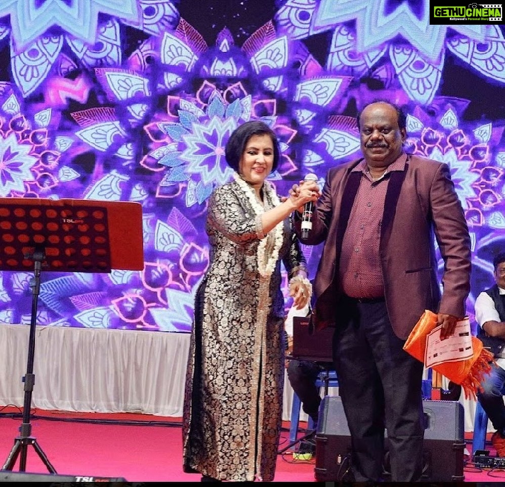 Madhushree Instagram - Finally the acceptance of #tamil audience.. great to sung my all #tamilhits at #musicacademy #chennai . Thanks to #rajdalsin #vahji #mallipoo #kannanvarumvelai #maruthani #mayilirage #dingdong #arrahman #harrishjairaj❤️ #yuvanshankarraja #vidyasagar