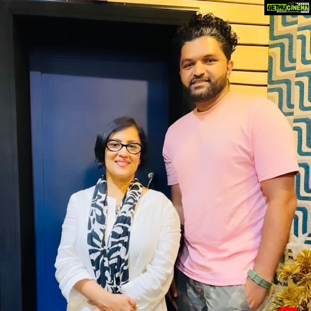 Madhushree Instagram - Recorded a very romantic song #moondrammanithan #ramdev music by DrDevji & venusankar #tamil #song #music #singer #voice #tamilnadu #romantic