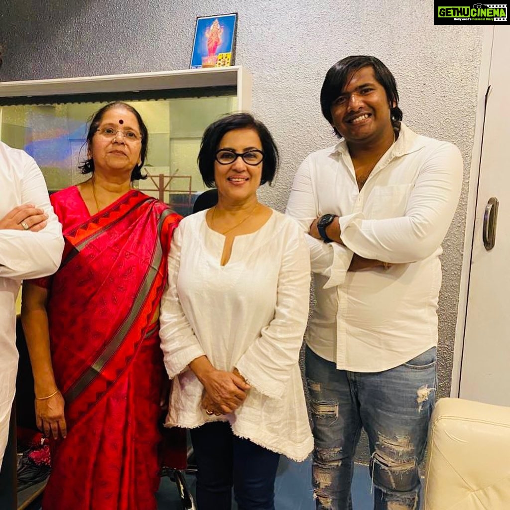 Madhushree Instagram - Recorded a very romantic song #moondrammanithan #ramdev music by DrDevji & venusankar #tamil #song #music #singer #voice #tamilnadu #romantic