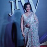 Madhushree Instagram - Thank you #jfw for best female playback singer awards for Mallipoo song . Honoured to got this from the #legengary #singer #sujathamohan ji #mallipoo #vtv #arrahman #tamil #songs #silambarasan #gautammenon #thinkmusic #mallipoomadhushree #mallipoolove #drisharikganesh #mallipoodance #jfwmovieawards2023