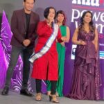 Madhushree Instagram – #iconicvoice of the year . #middaypowerfulwomenawards2023 #amrutafadnavis  #amrutafadnavisfanclub  #wardhanadiadwala #wardakhannadiadwala #women  #awards  #iconic  #voice #power  #powerful  #iconicvoice  #musician  #music  #singer  #singing  #song  #songwriter  #playbacksinger  #mallipoo