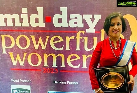 Madhushree Instagram - #iconicvoice of the year . #middaypowerfulwomenawards2023 #women #awards #iconic #voice #power #powerful #iconicvoice #musician #music #singer #singing #song #songwriter #playbacksinger #mallipoo