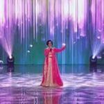Madhushree Instagram – #mayilirage  live performance in #singapore  #mediacorp  #pradhanavizha2022  #vasantam  with very #talented  singer #vishnubalaji  #arrahman  #surya #tamil  #vishnubalaji tamilsonglyrics  #tamilsongs  #mediacorpsingapore #music  #singer  #song  #voice  #artist  #romantic  #love  #feelings  #singing  #imotion  #instagram  #instagood  #instadaily  #instalove  #instaart