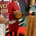 Madhushree Instagram - #iconicvoice of the year . #middaypowerfulwomenawards2023 #amrutafadnavis #amrutafadnavisfanclub #wardhanadiadwala #wardakhannadiadwala #women #awards #iconic #voice #power #powerful #iconicvoice #musician #music #singer #singing #song #songwriter #playbacksinger #mallipoo