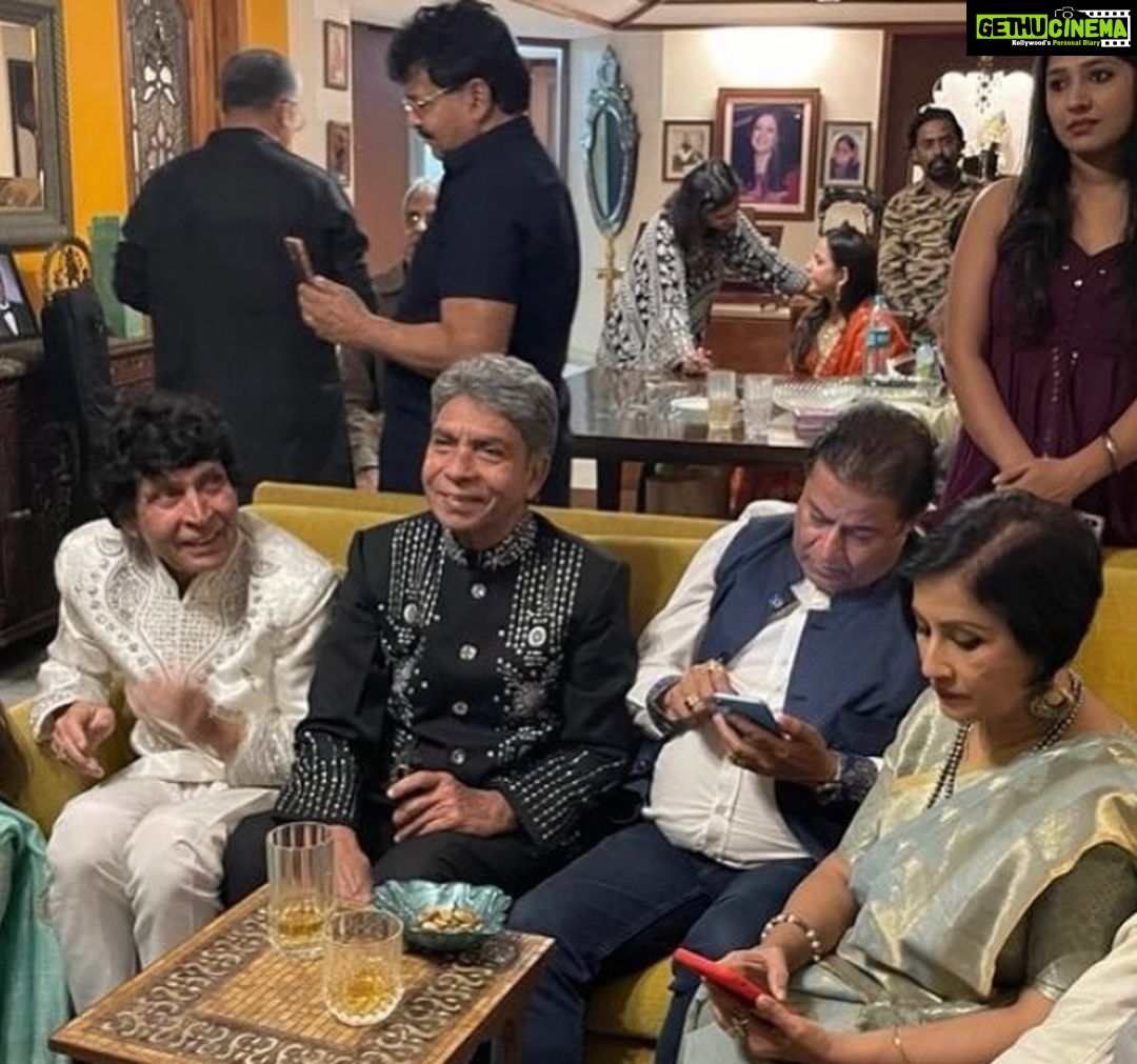 Madhushree Instagram - All legends are in one frame . #anupjalota #mohammadhussien #ahemedhussain #jaspindernarula #drsomaghosh #ashokekhosla #anumalik #prithvi #chandandas #music #ghazal #padmashri #bhajan #ghanshyam #sanjaytandon #vivekprakash