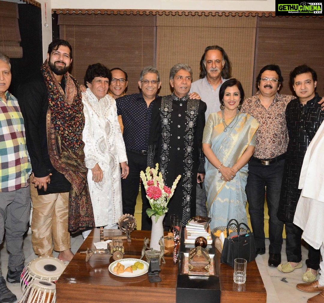 Madhushree Instagram - All legends are in one frame . #anupjalota #mohammadhussien #ahemedhussain #jaspindernarula #drsomaghosh #ashokekhosla #anumalik #prithvi #chandandas #music #ghazal #padmashri #bhajan #ghanshyam #sanjaytandon #vivekprakash