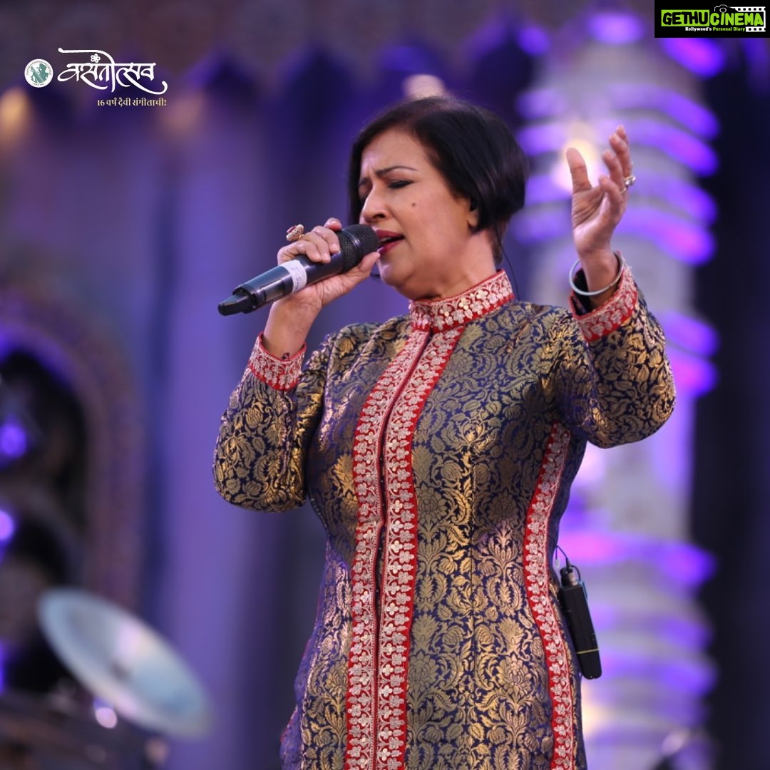 Madhushree Instagram - With popular songs that already have a place in people's hearts, Madhushree started day 3 on a wonderful note! The response from the audience said it all #vasantotsav #vasantotsav2023 #vasantotsavpune #rahuldeshpande #niladrikumar #kaushiki #kaushikichakraborty #madhushree #prithvigandharv #vishalbhardwaj #pratibhasinghbaghel #raghudixit #raghudixitproject
