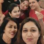 Madhushree Instagram - Enjoying #christmaseve with #dance #choriographer #avnigada #fun #dancing #avnigada beautiful Trisha , Chesta Ramansing #music #singing #dancing #singer #newyear #sykzgym