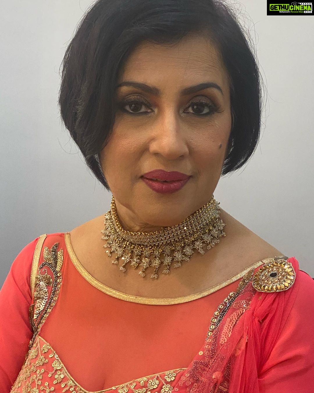 Madhushree Instagram - It was an amazing experience of vasantham pgm by mediacorp in Singapore #pradhanavizha2022 #singapore #mediacorp #vasantham. Again #mallipoo rocks