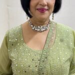 Madhushree Instagram – #aajjanekizidnakaro  #evergreen #ghazal  #romantic  #lyrics  #faridakhanum #song  #artist  #voice  #music  #singer  #songlyrics  #singing  #feel