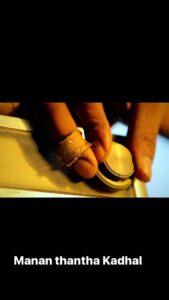 Madhushree Instagram - “Manam thantha Kadhal “ s #romantic  #song  #music #robbybadal  #tamil  #tamilsong  #lyric  #dinesh #pop  #popmusic  #guitar  #video  #director  #ramdalton #artist  #art  #statue  #musician  #piano  #singer