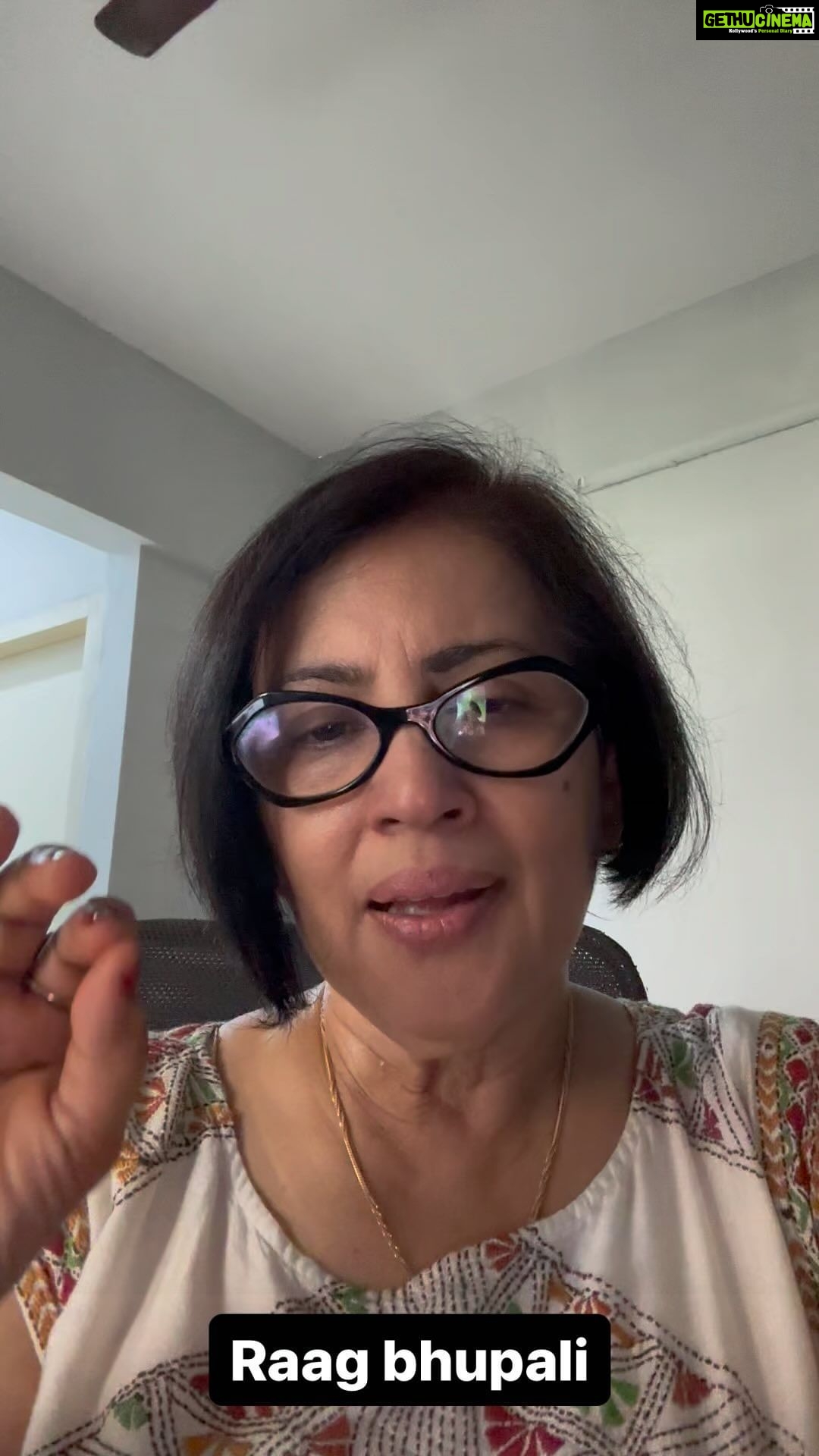 Madhushree Instagram - #practising #raag #bhupali #sayonara #classical #music in #films #songs #singing #musician #voice #artist #latamangeshkar #ashaparekh #bollywoodmusic